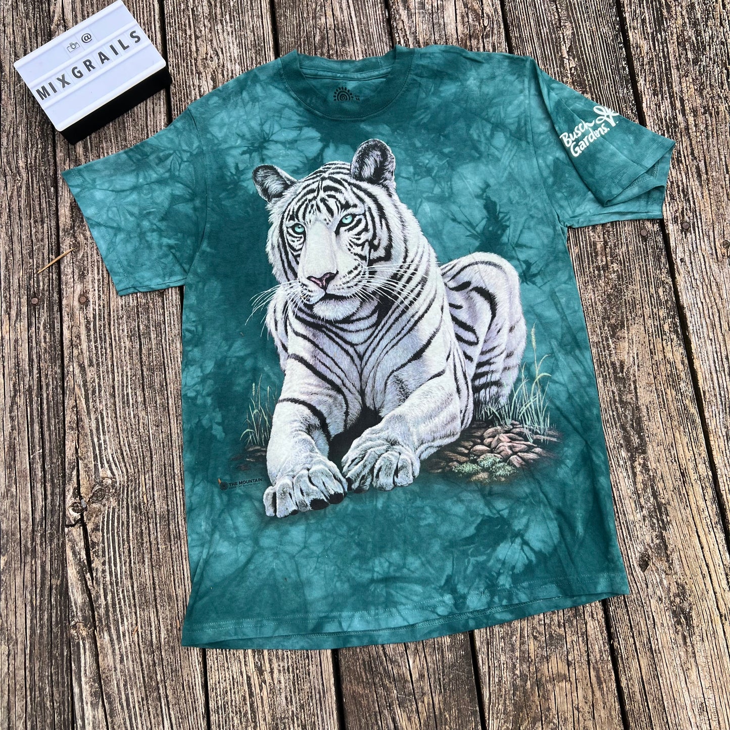 VTG The Mountain Mens Shirt Short Sleeve Tee medium