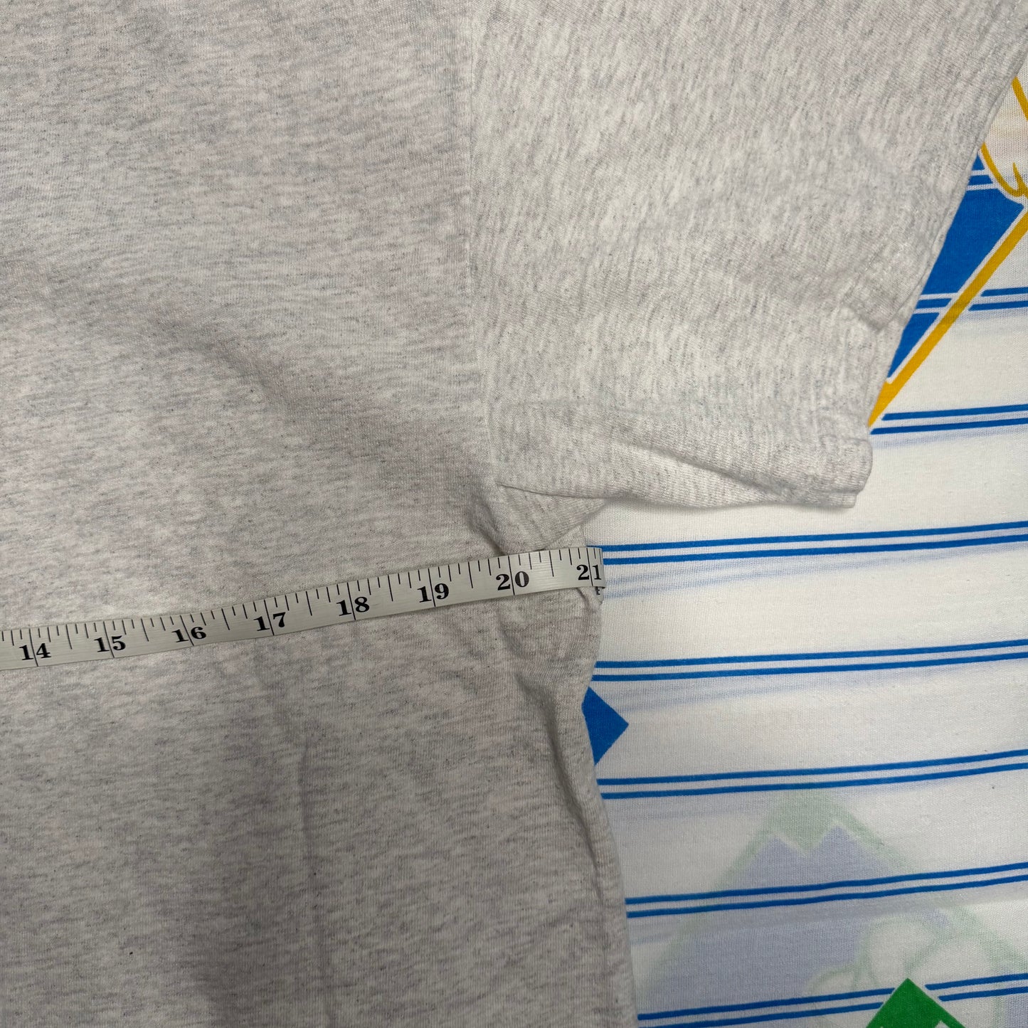Y2k Alaska graphic Tee Large