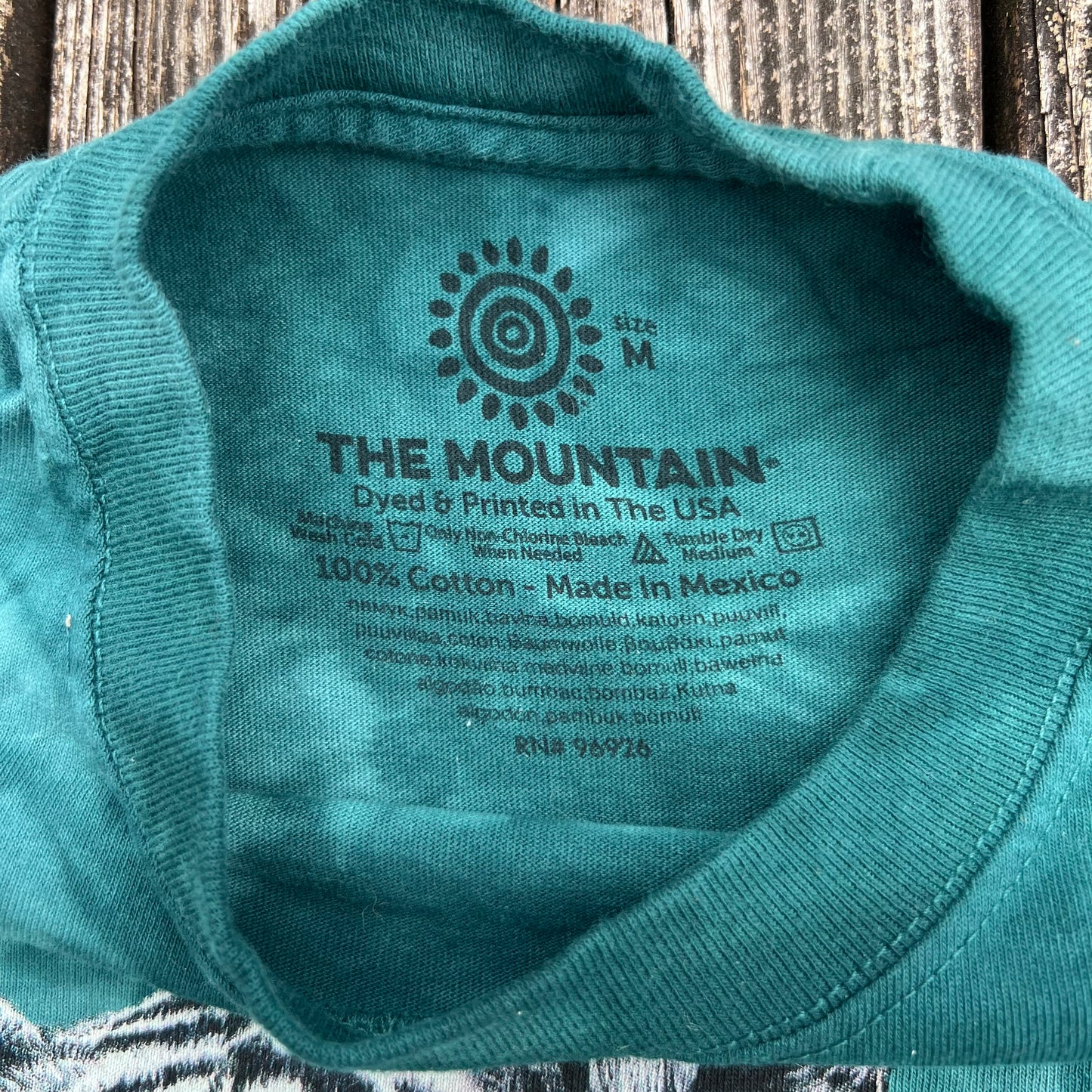 VTG The Mountain Mens Shirt Short Sleeve Tee medium