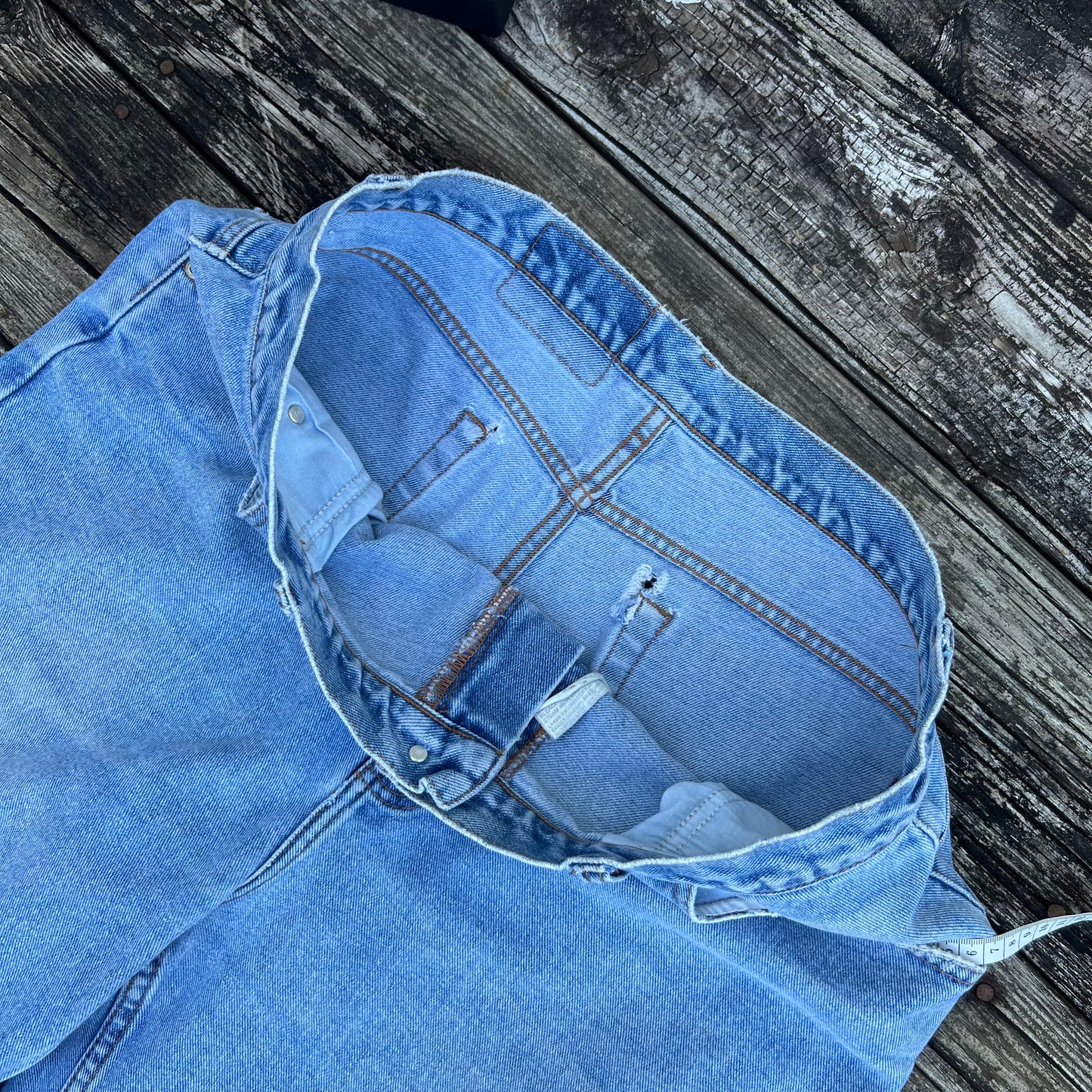 90s Mr.john’sbay blue denim shorts
Size 33