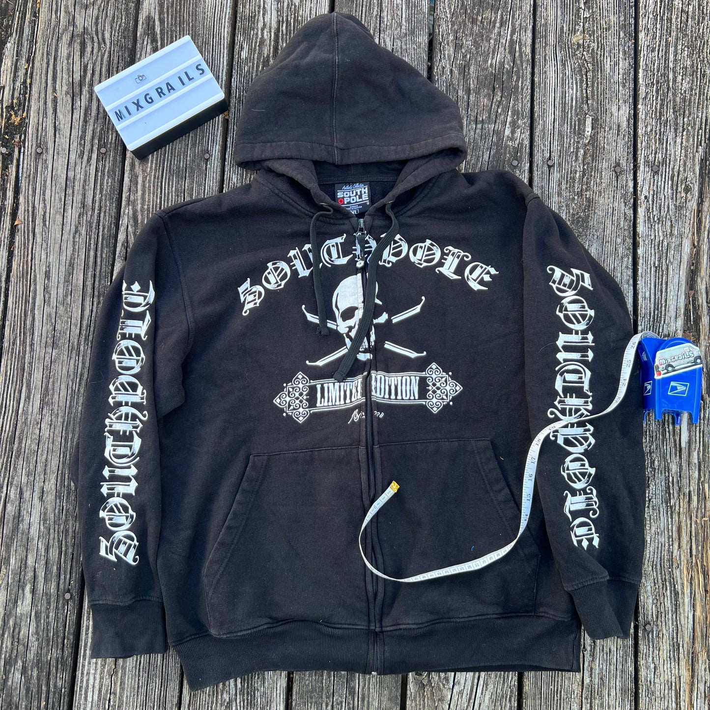 Y2k SouthPole skull zip up hoodie
SzXLarge